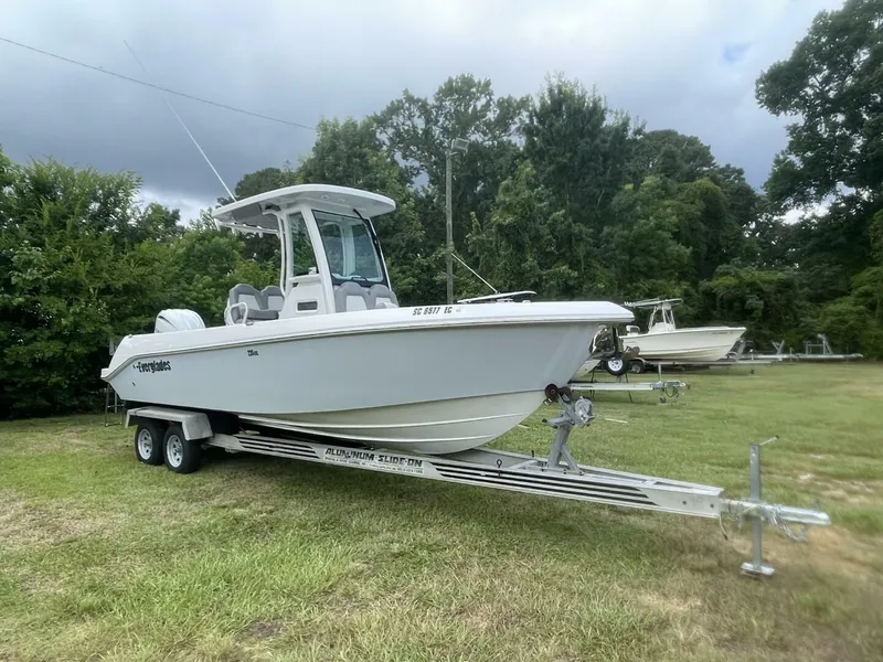 Slide: The Image of Everglades 235 Center Console 2023 - 5450894