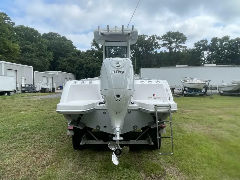 Slide: The Image of Everglades 235 Center Console 2023 - 5450897