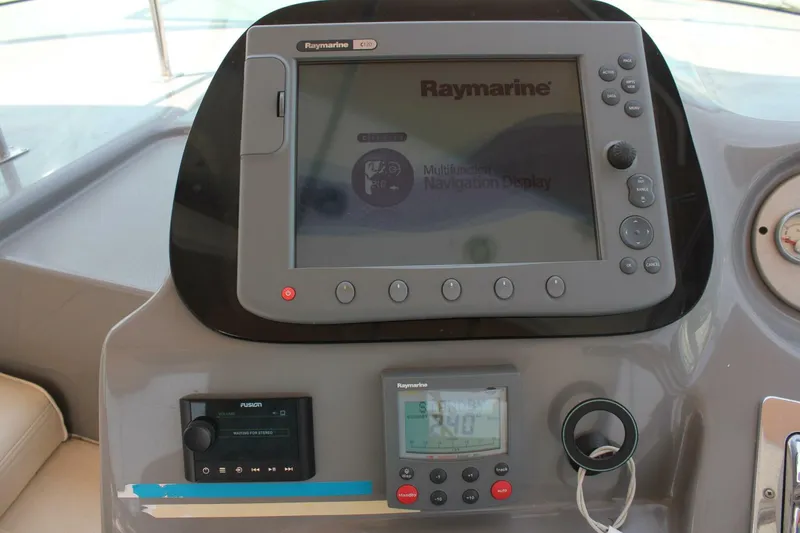 Slide: The Image of Cruisers 370 express 2005 - 5452782