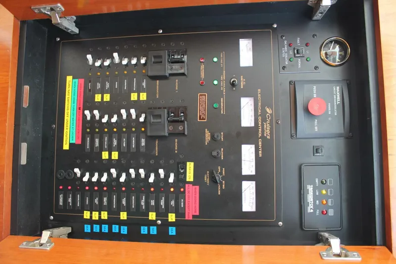 Slide: The Image of Cruisers 370 express 2005 - 5452794