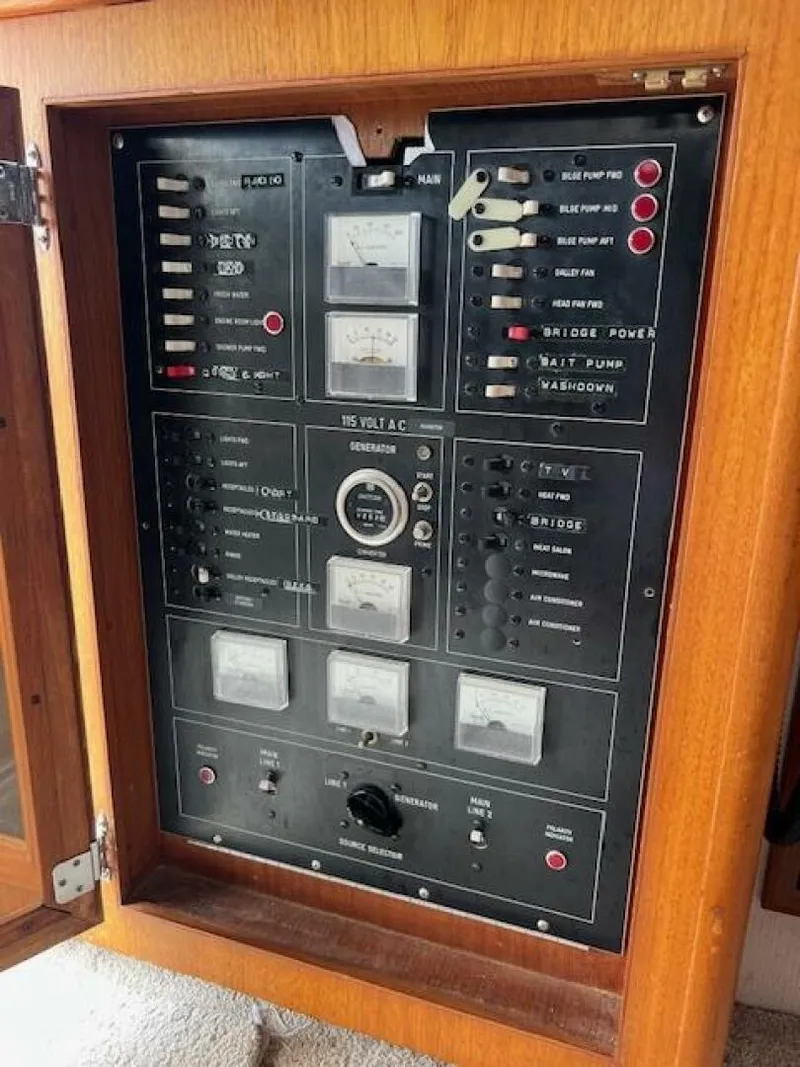 Slide: The Image of Viking 35 Flybridge 1981 - 5452915