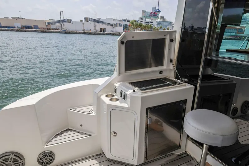 Slide: The Image of Cruisers Yachts 45 Cantius 2014 - 5453957