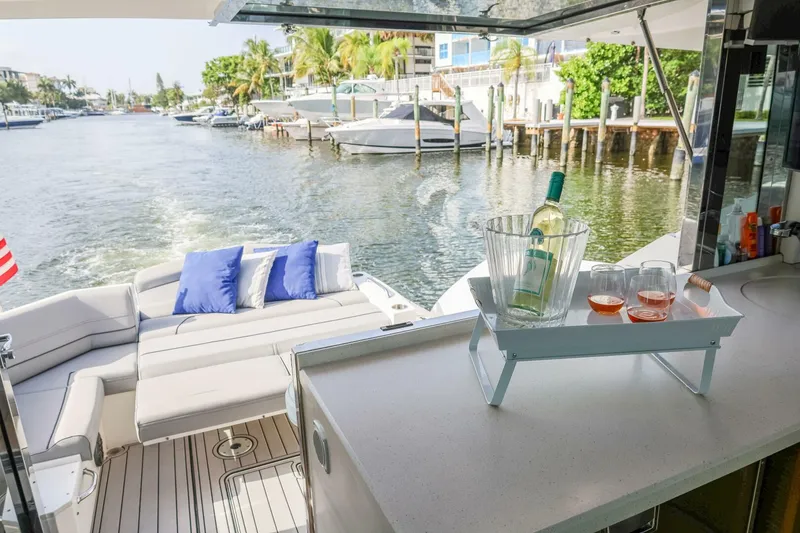 Slide: The Image of Cruisers Yachts 45 Cantius 2014 - 5453876