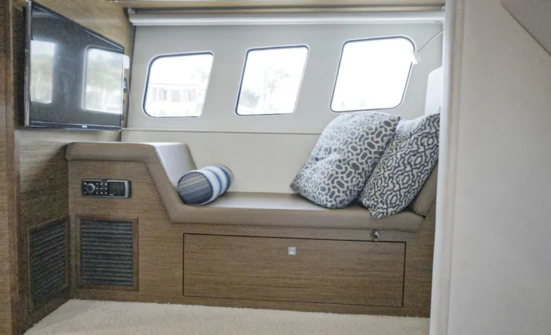 Slide: The Image of Cruisers Yachts 45 Cantius 2014 - 5454005