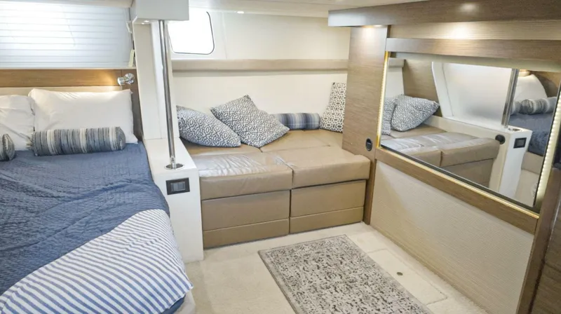 Slide: The Image of Cruisers Yachts 45 Cantius 2014 - 5454002