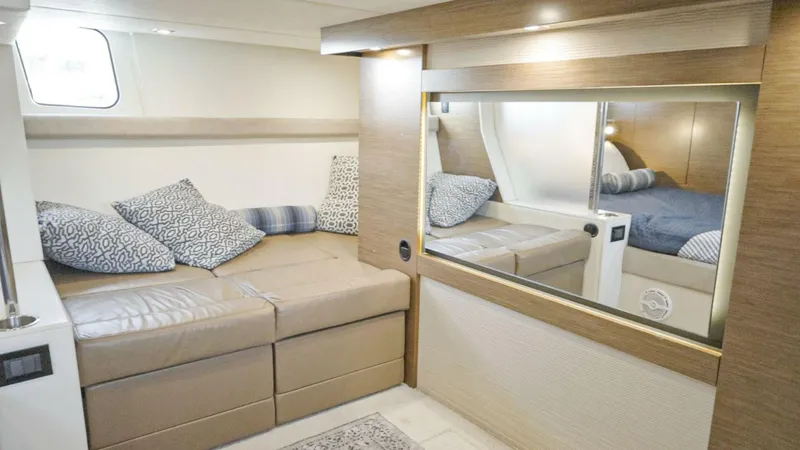 Slide: The Image of Cruisers Yachts 45 Cantius 2014 - 5454003