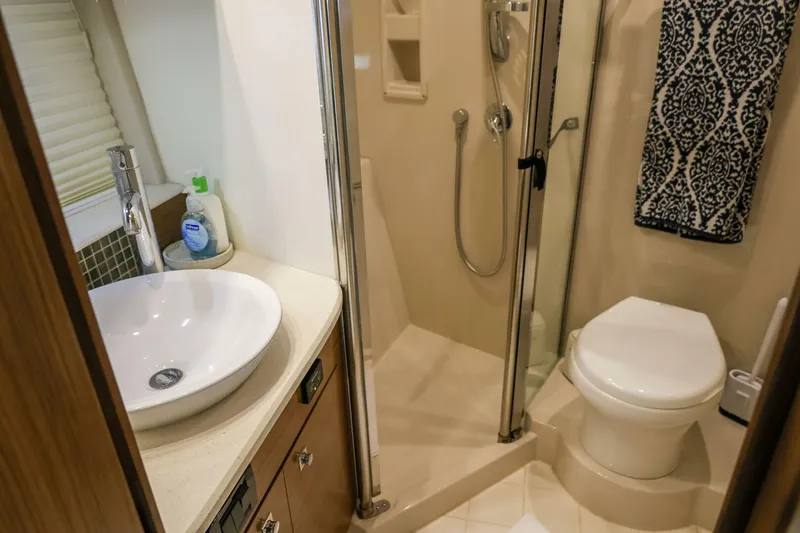 Slide: The Image of Cruisers Yachts 45 Cantius 2014 - 5453891