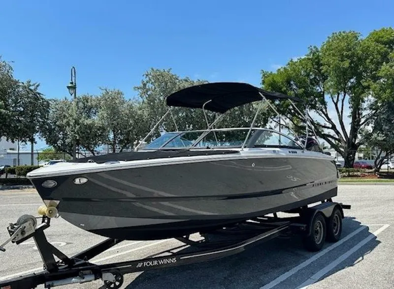 Slide: The Image of Four Winns 22 2021 - 5453862