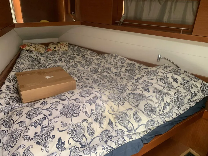 Slide: The Image of Beneteau Oceanis 41 2012 - 5454369