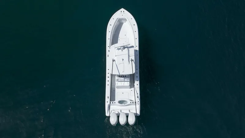 Slide: The Image of Yellowfin 36 Offshore 2026 - 5641243