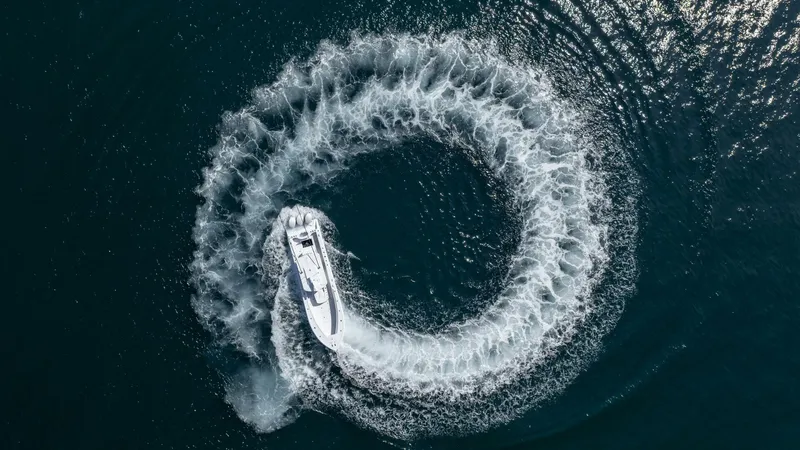 Slide: The Image of Yellowfin 36 Offshore 2026 - 5641251