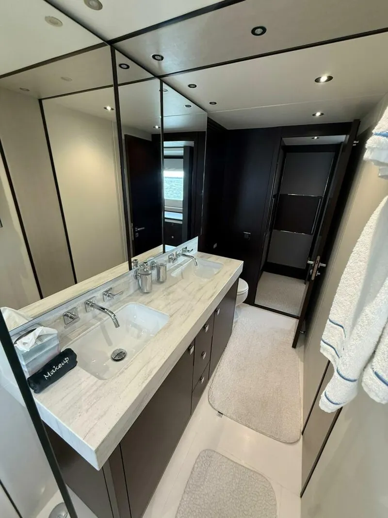 Slide: The Image of Sunseeker 76 Yacht 2021 - 5633894