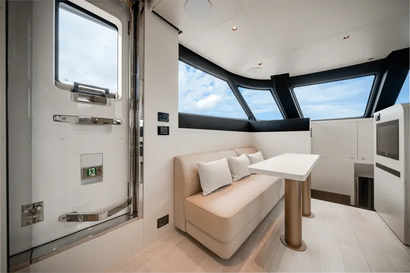 Slide: The Image of Azimut Magellano 25M 2026 - 5635001
