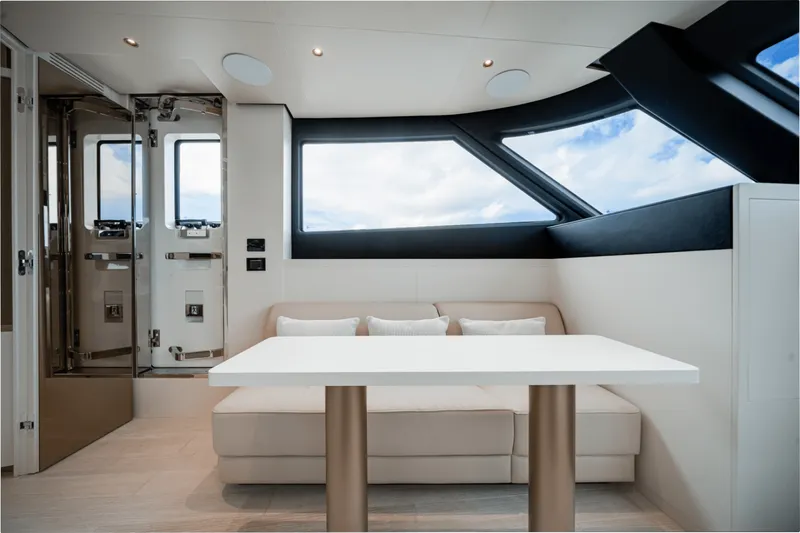 Slide: The Image of Azimut Magellano 25M 2026 - 5635003