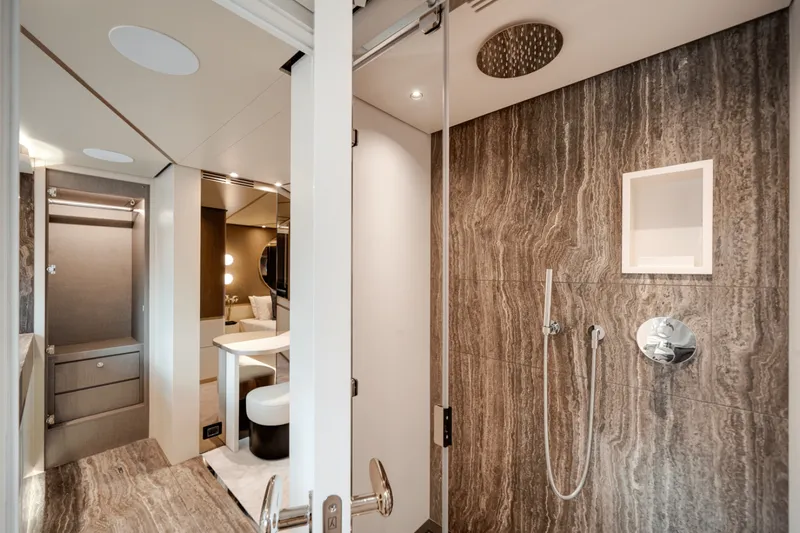 Slide: The Image of Azimut Magellano 25M 2026 - 5635022