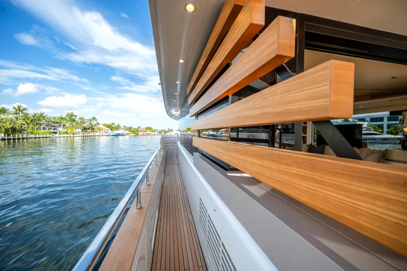 Slide: The Image of Azimut Magellano 25M 2026 - 5635040