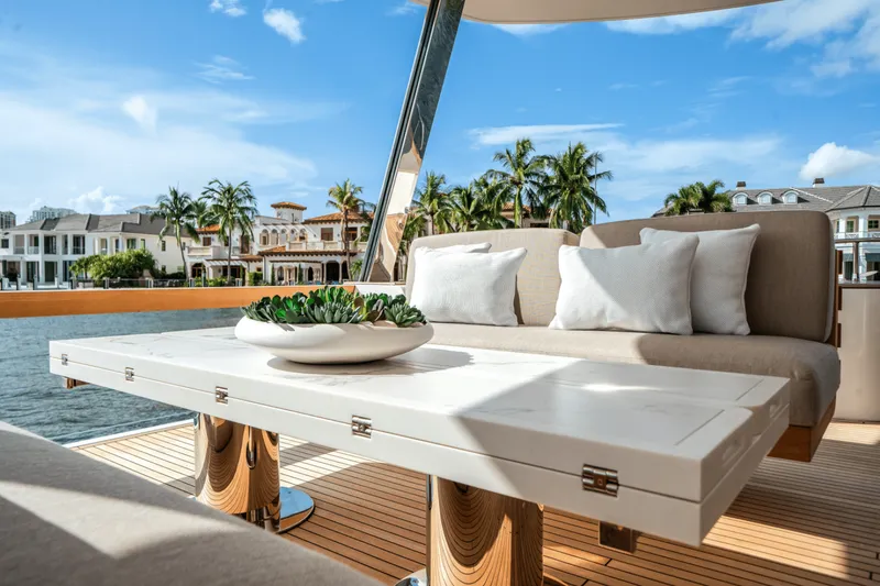 Slide: The Image of Azimut Magellano 25M 2026 - 5635043