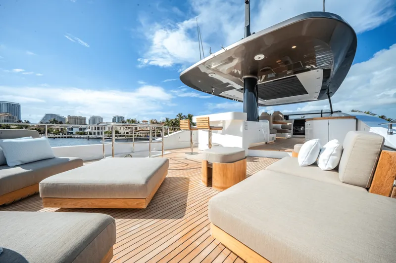 Slide: The Image of Azimut Magellano 25M 2026 - 5635048