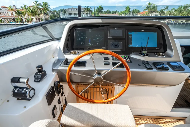 Slide: The Image of Azimut Magellano 25M 2026 - 5635058