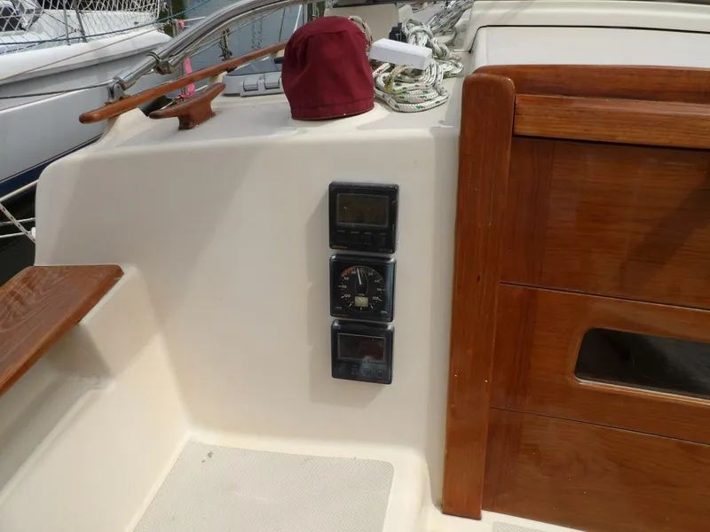 Slide: The Image of Island Packet 32 1990 - 5455886