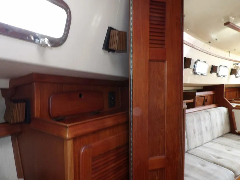 Slide: The Image of Island Packet 32 1990 - 5455897