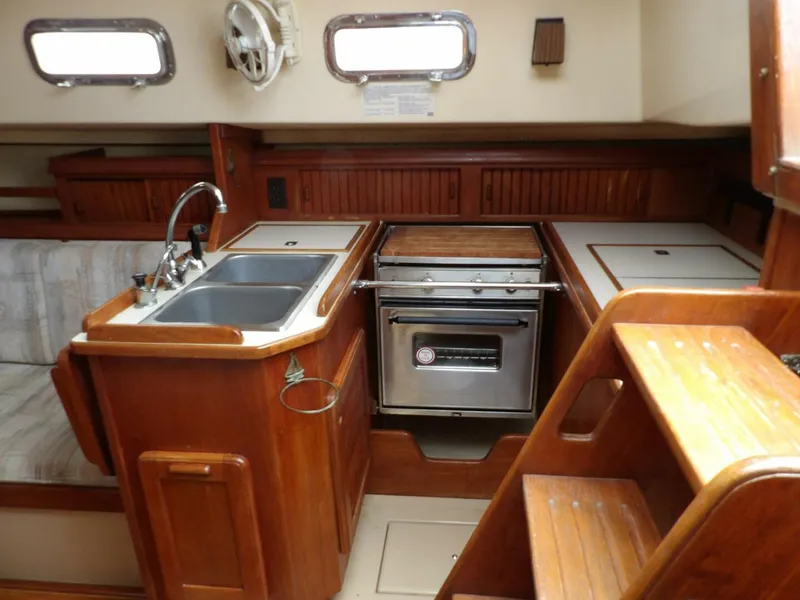 Slide: The Image of Island Packet 32 1990 - 5455899