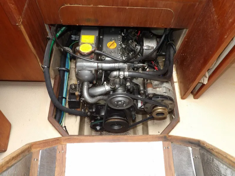 Slide: The Image of Island Packet 32 1990 - 5455902