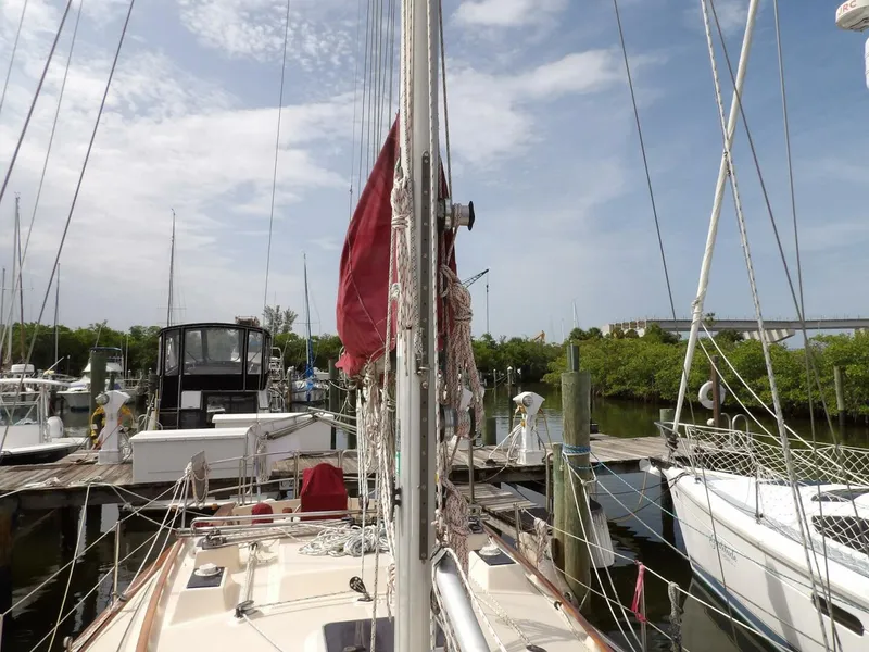 Slide: The Image of Island Packet 32 1990 - 5455905