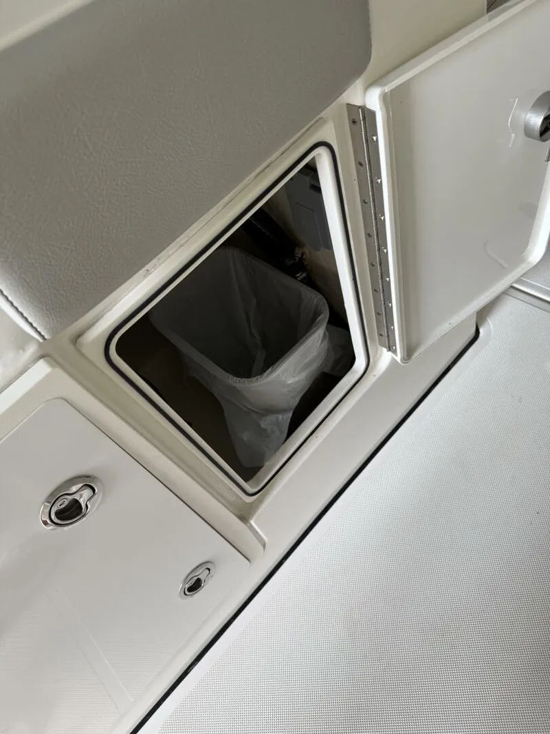 Slide: The Image of Pursuit 32 2022 - 5456322