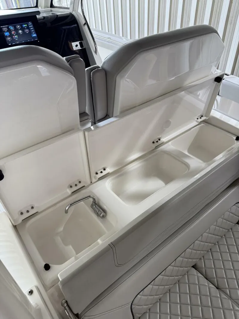 Slide: The Image of Pursuit 32 2022 - 5456328