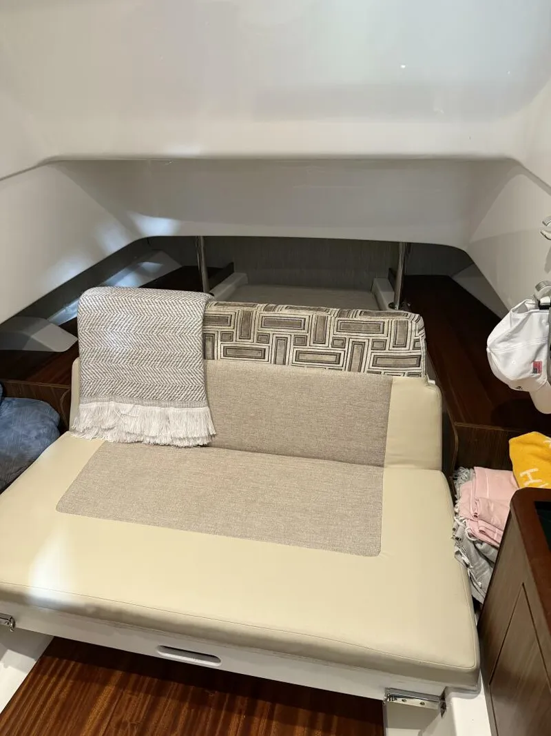 Slide: The Image of Pursuit 32 2022 - 5456331