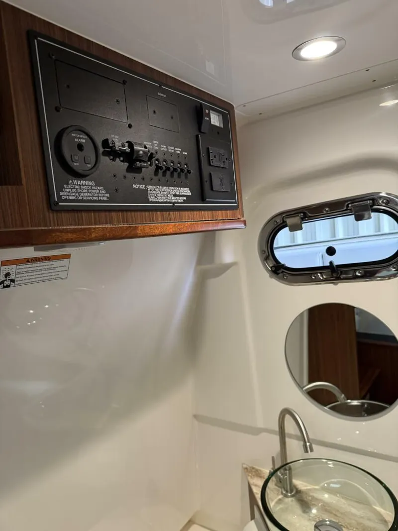 Slide: The Image of Pursuit 32 2022 - 5456333