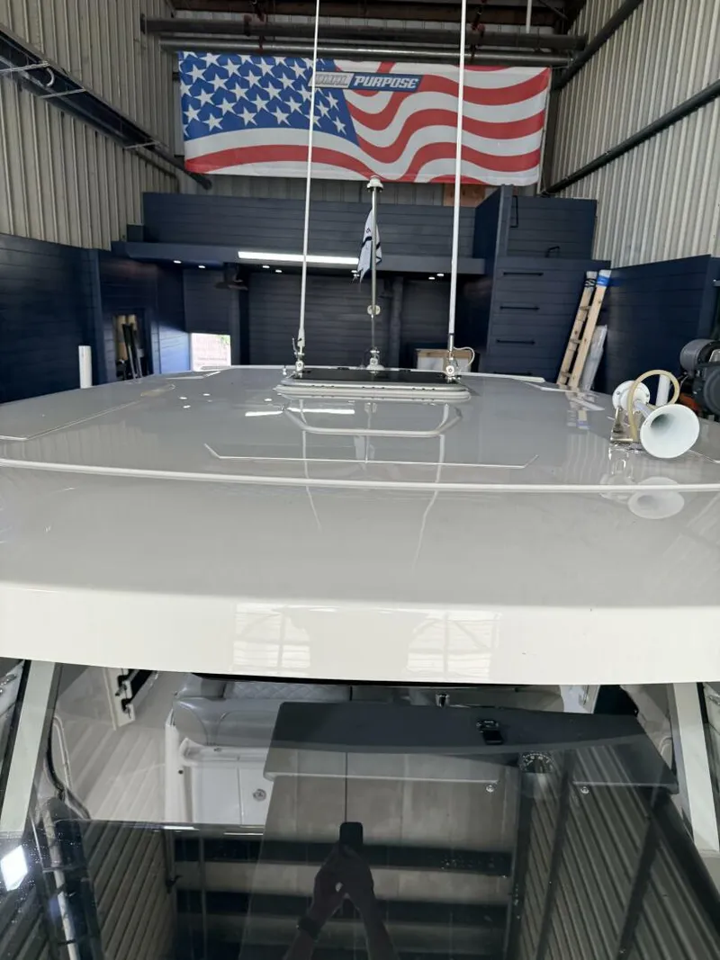 Slide: The Image of Pursuit 32 2022 - 5456315