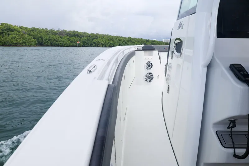 Slide: The Image of Crevalle 33 CSF 2022 - 5475777