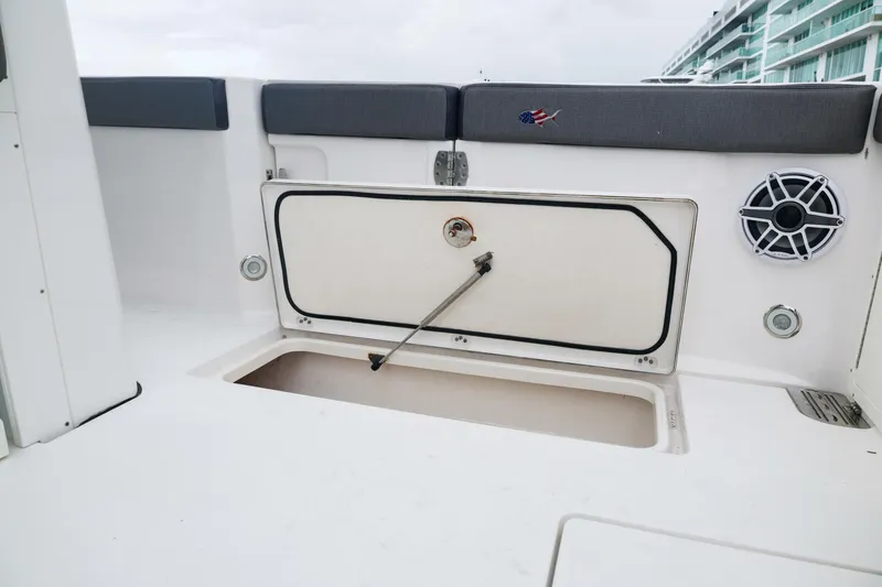 Slide: The Image of Crevalle 33 CSF 2022 - 5475790