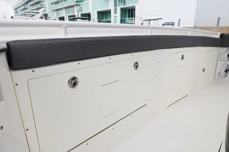 Slide: The Image of Crevalle 33 CSF 2022 - 5475800