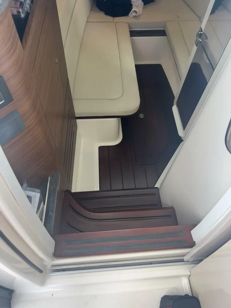 Slide: The Image of Boston Whaler Realm (SeaKeeper) 2021 - 5457897