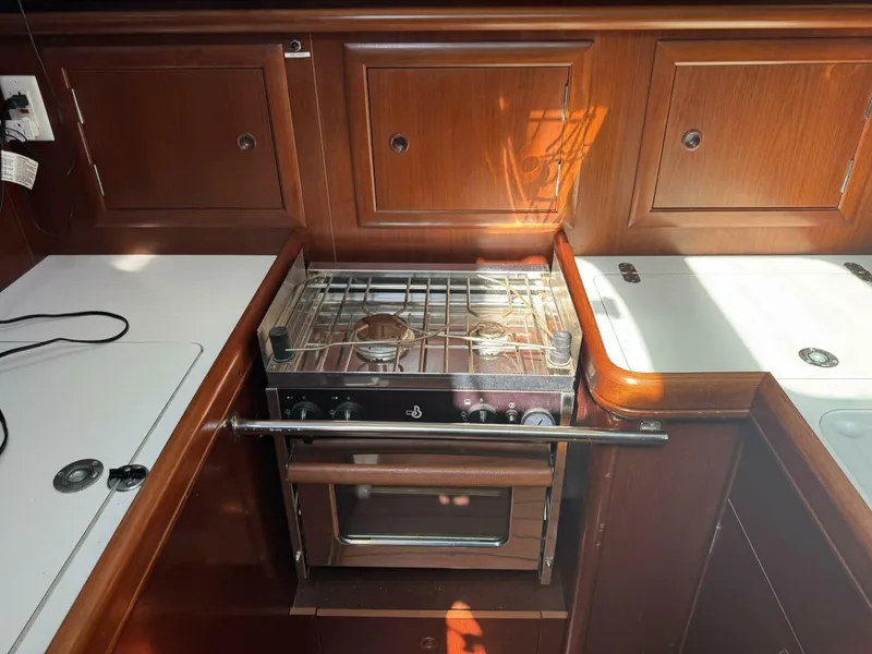 Slide: The Image of Beneteau Oceanis 331 2005 - 5458007