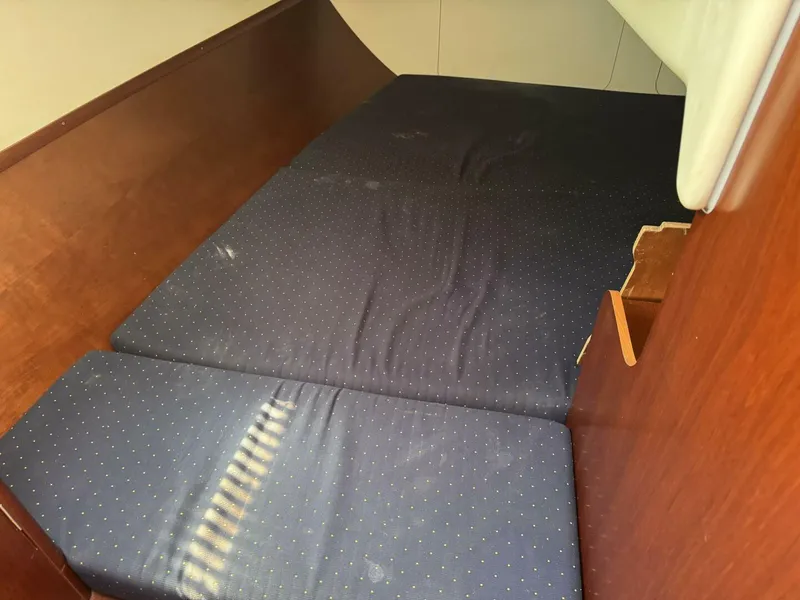 Slide: The Image of Beneteau Oceanis 331 2005 - 5458011