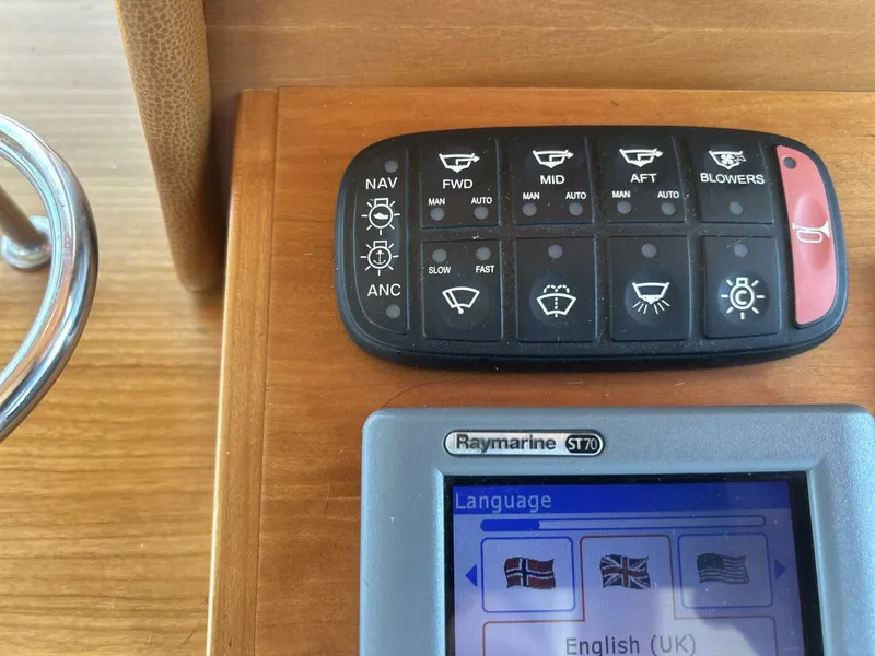 Slide: The Image of Sabre Sedan 2010 - 5459348