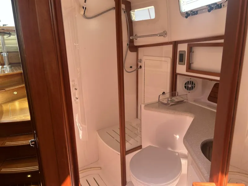 Slide: The Image of Sabre Sedan 2010 - 5460003