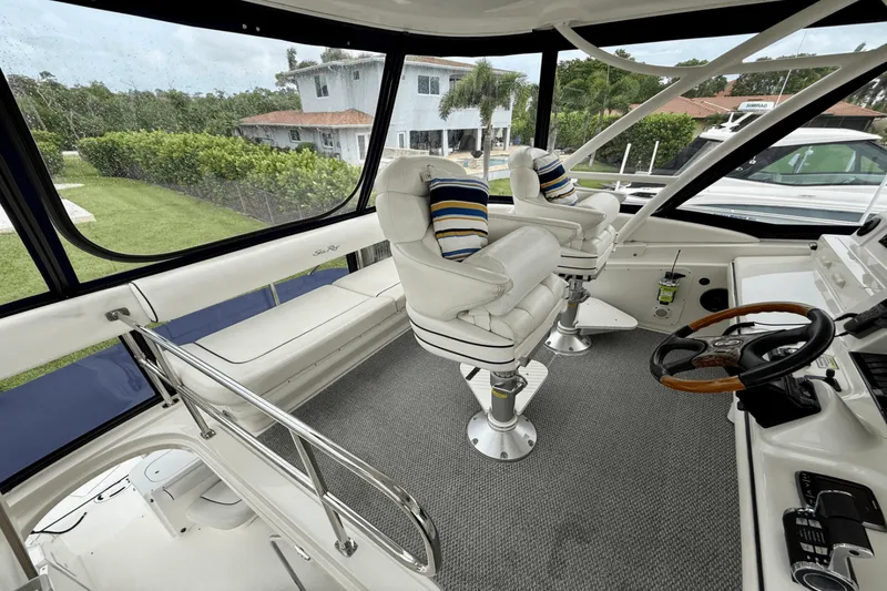 Slide: The Image of Sea Ray 550 SEDAN BRIDGE 2005 - 5711029