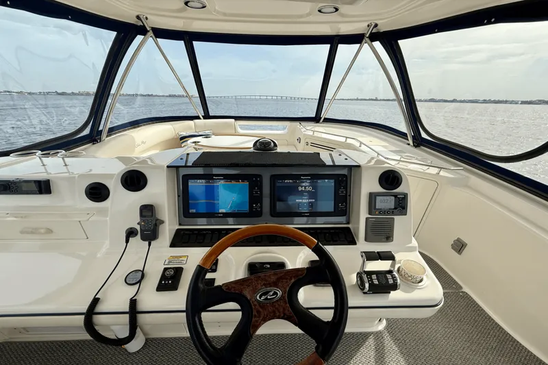 Slide: The Image of Sea Ray 550 SEDAN BRIDGE 2005 - 5711032