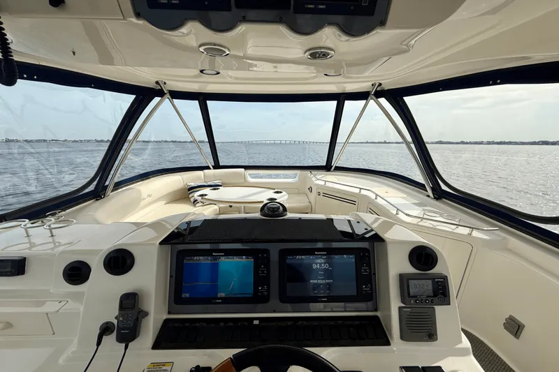 Slide: The Image of Sea Ray 550 SEDAN BRIDGE 2005 - 5711033