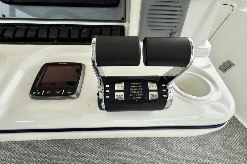 Slide: The Image of Sea Ray 550 SEDAN BRIDGE 2005 - 5711035