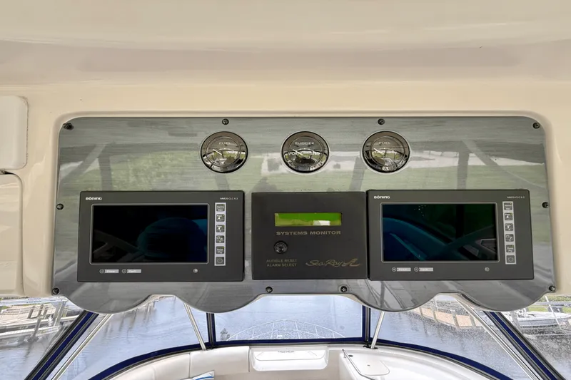 Slide: The Image of Sea Ray 550 SEDAN BRIDGE 2005 - 5711038