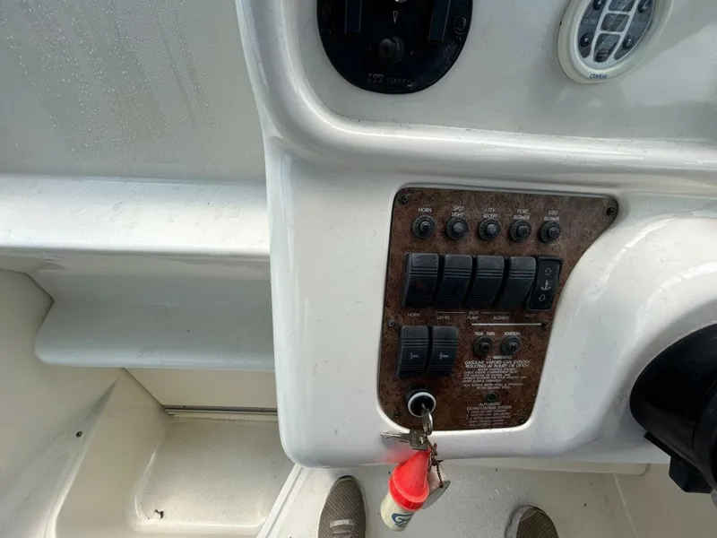 Slide: The Image of Sea Ray 270 Sundancer 2000 - 5463718