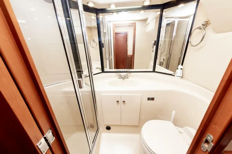 Slide: The Image of Meridian 490 Pilothouse 2004 - 5493537