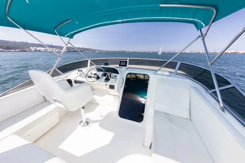 Slide: The Image of Meridian 490 Pilothouse 2004 - 5493517