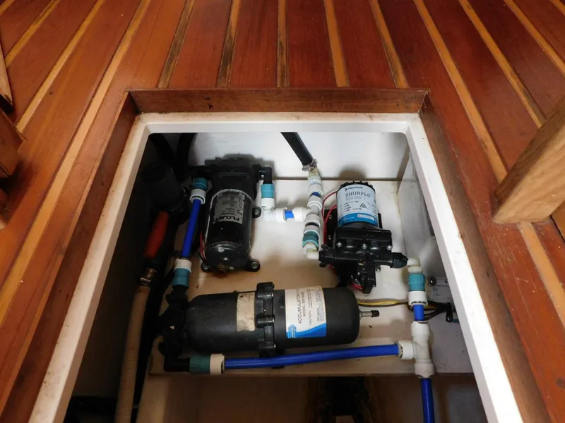 Slide: The Image of Tiara 3500 Express 2001 - 5465132